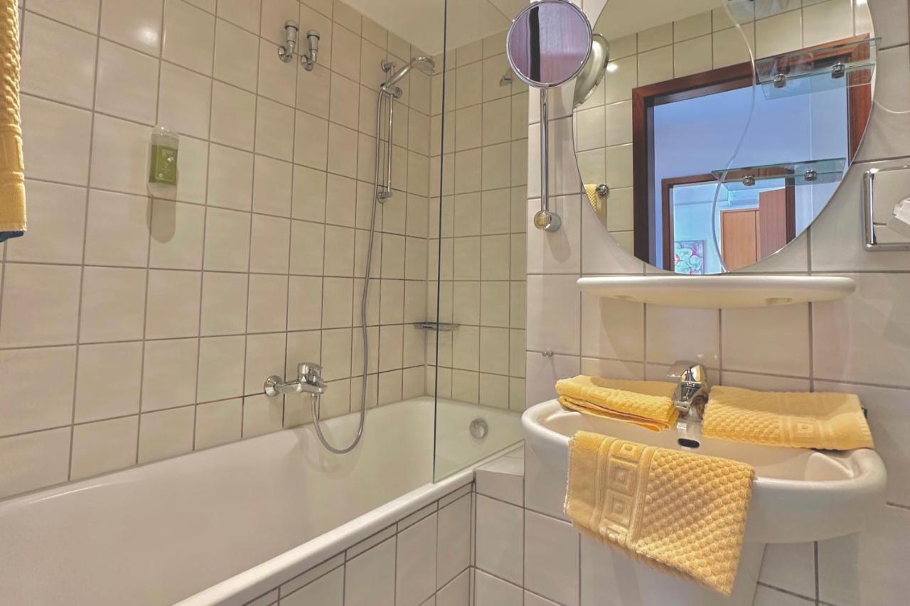 Hotel Imperial Krefeld Kültér fotó