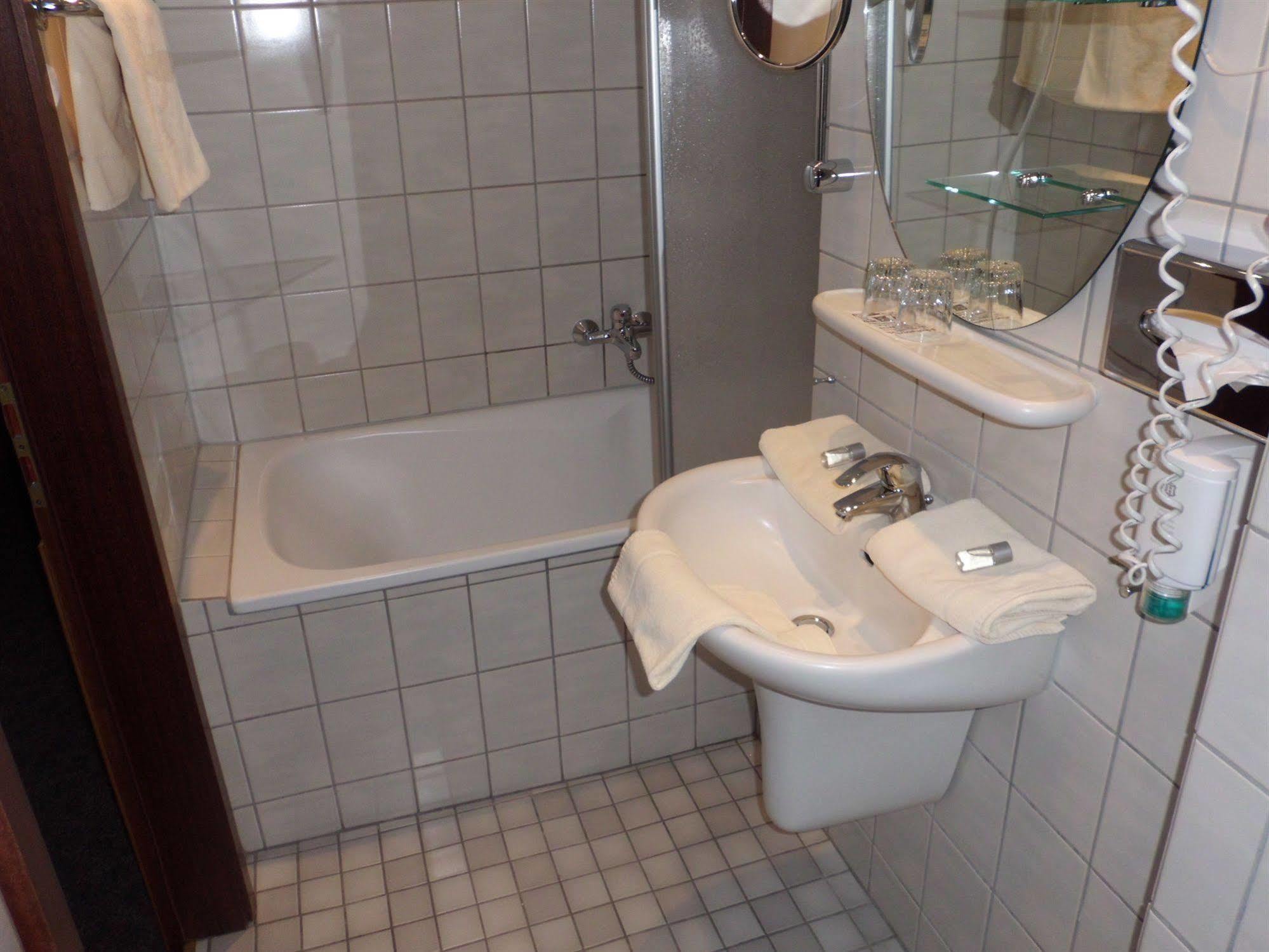Hotel Imperial Krefeld Kültér fotó